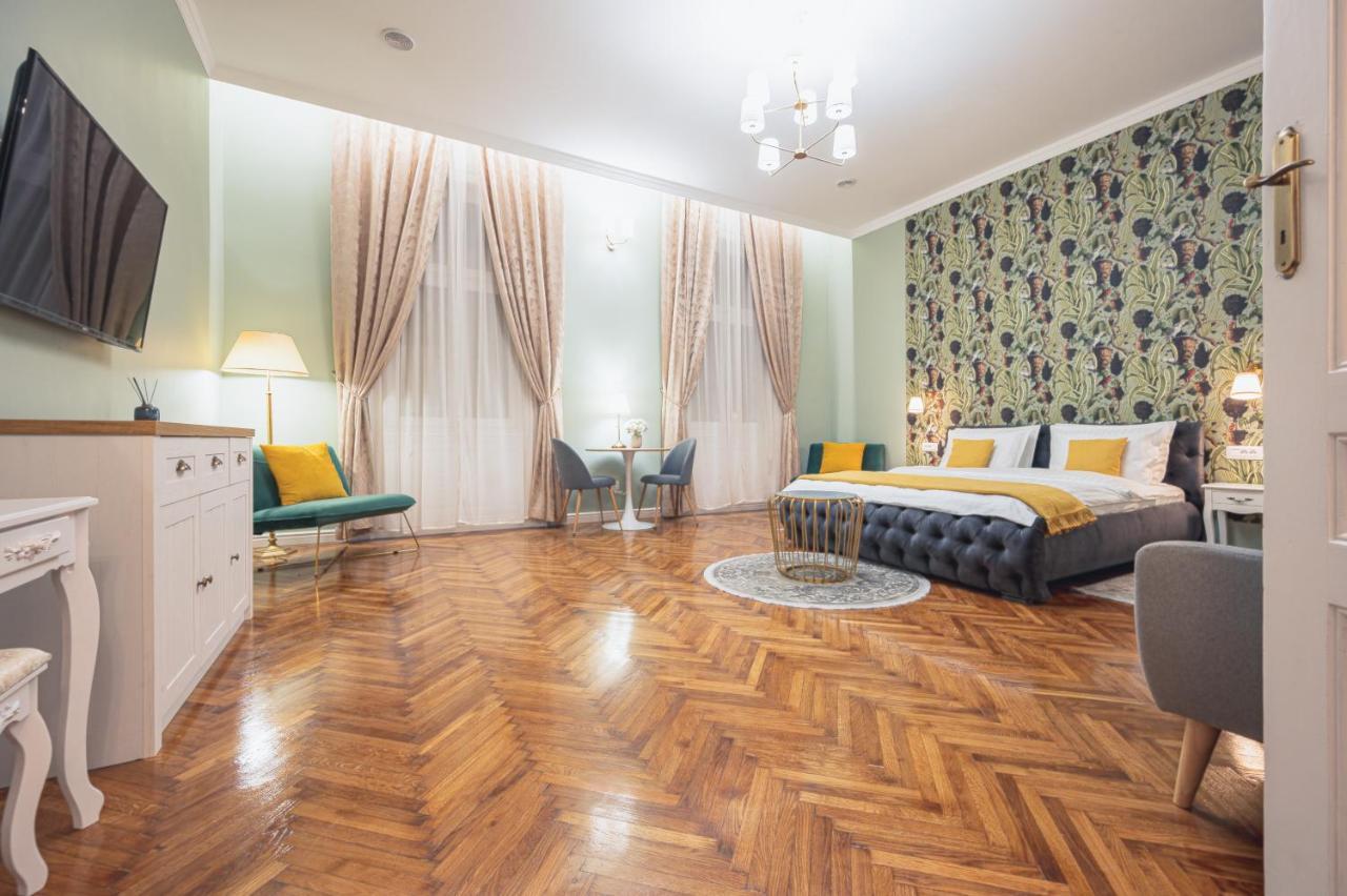 Central Park Apartments Орадеа Екстериор снимка