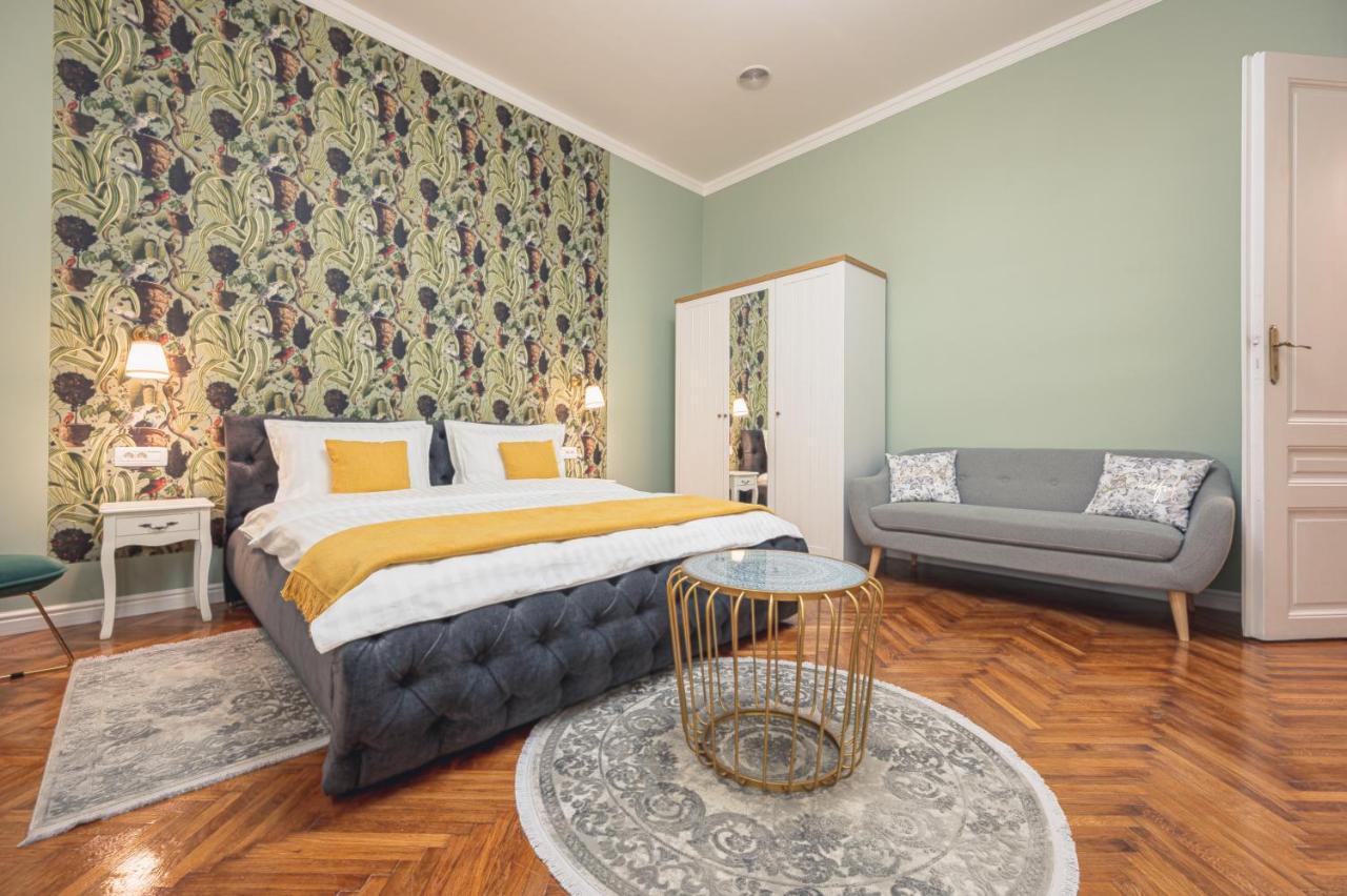 Central Park Apartments Орадеа Екстериор снимка