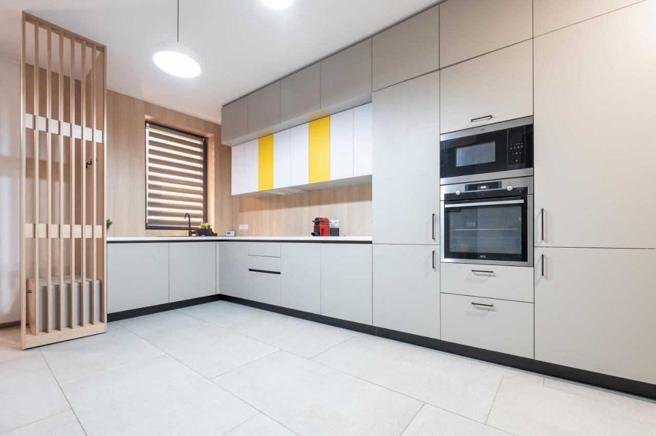Central Park Apartments Орадеа Екстериор снимка