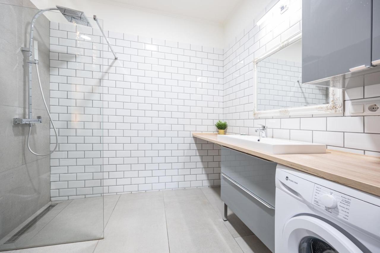 Central Park Apartments Орадеа Екстериор снимка