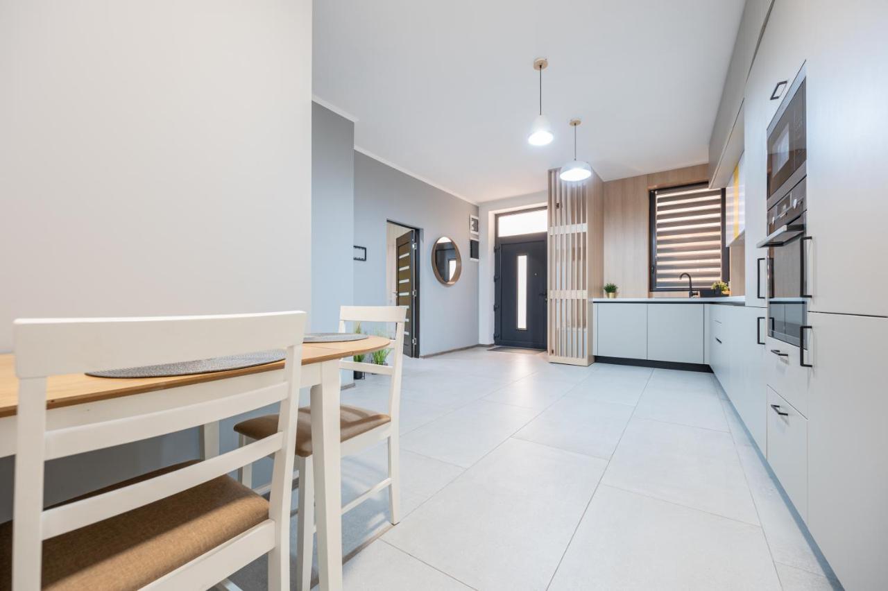 Central Park Apartments Орадеа Екстериор снимка